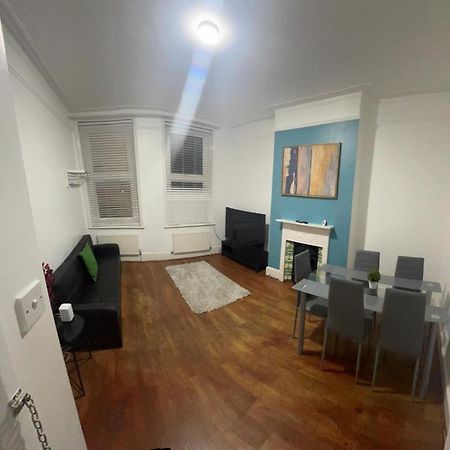 Cricklewood Broadway Guest Home Londen Buitenkant foto