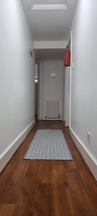 Cricklewood Broadway Guest Home Londen Buitenkant foto