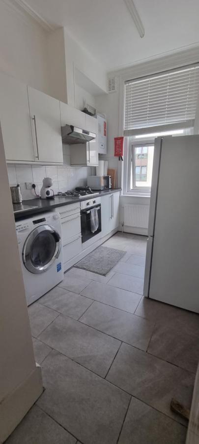 Cricklewood Broadway Guest Home Londen Buitenkant foto
