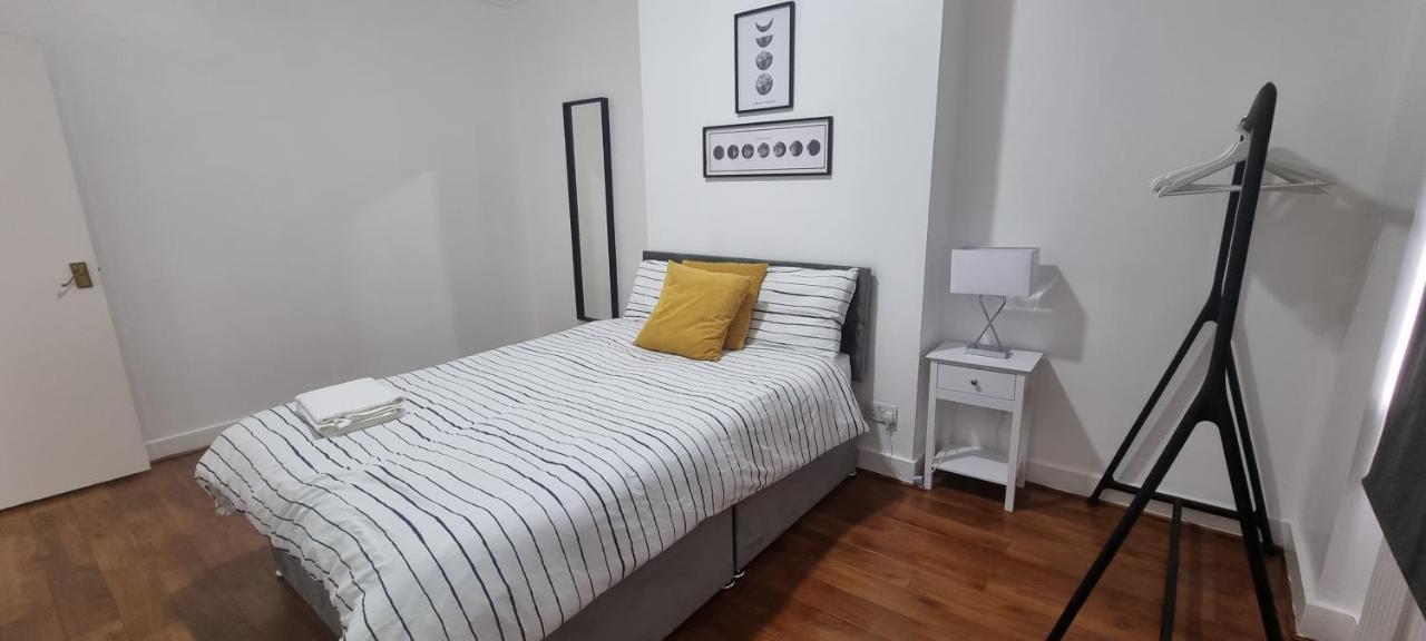 Cricklewood Broadway Guest Home Londen Buitenkant foto