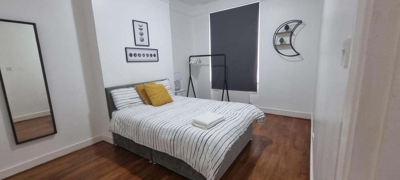 Cricklewood Broadway Guest Home Londen Buitenkant foto