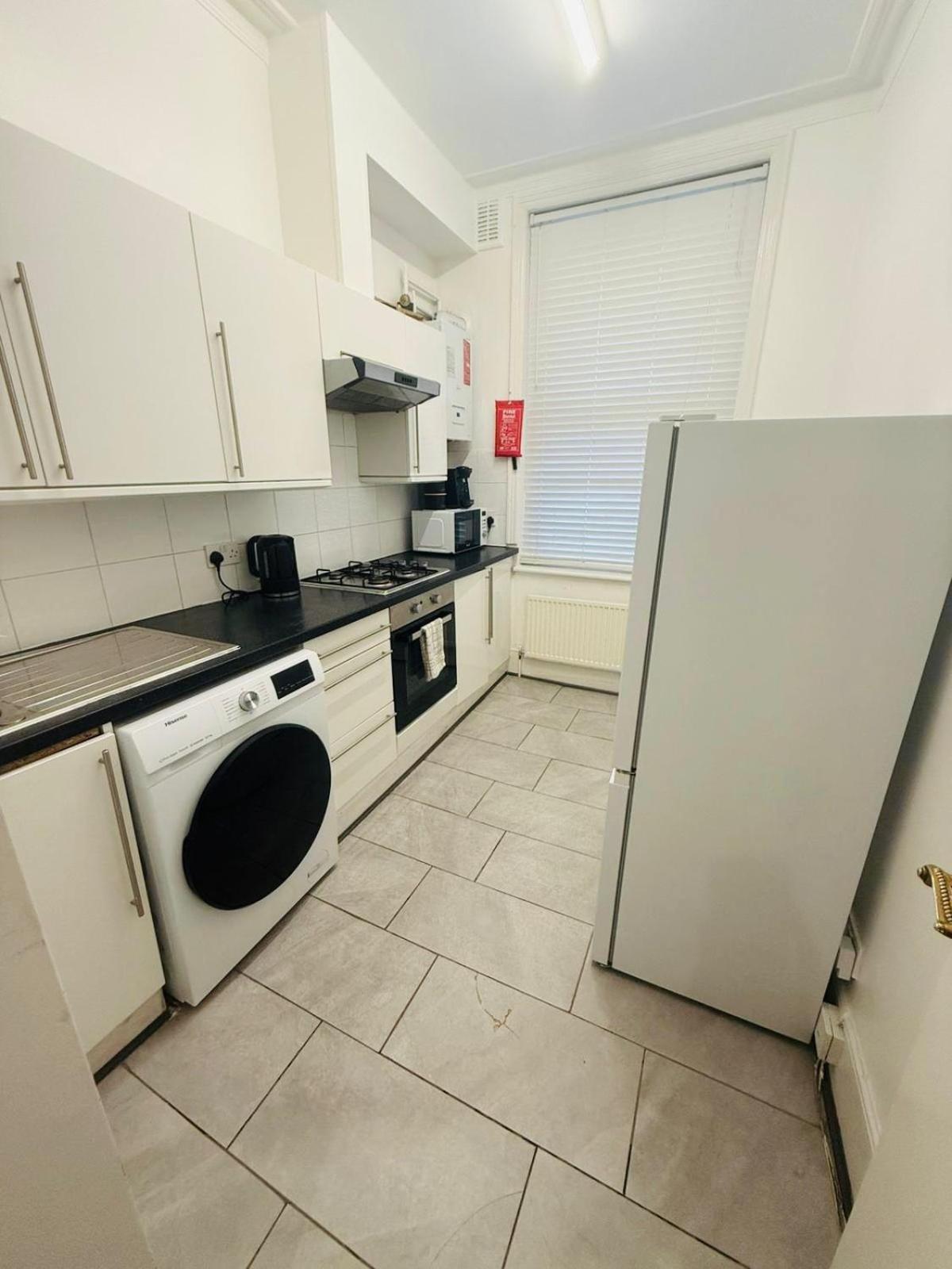 Cricklewood Broadway Guest Home Londen Kamer foto