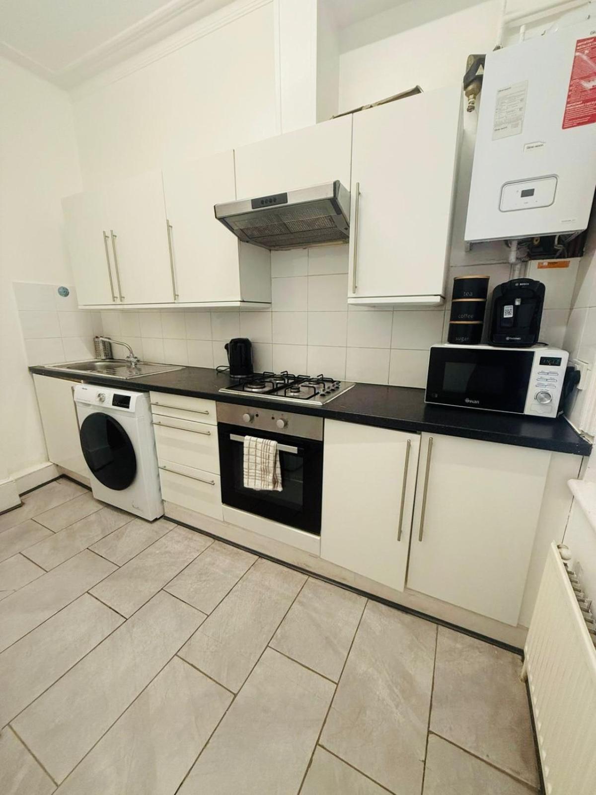 Cricklewood Broadway Guest Home Londen Kamer foto