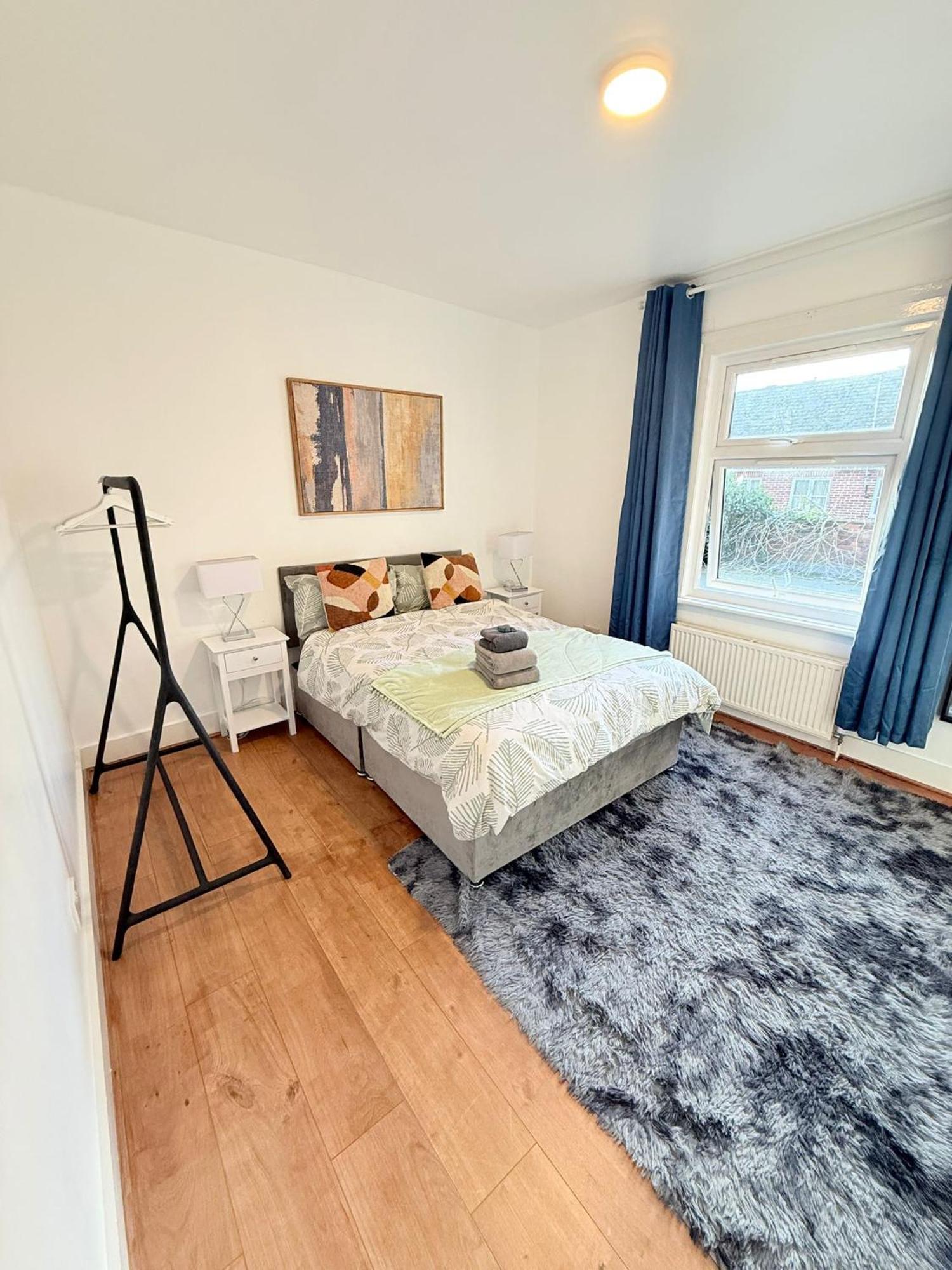 Cricklewood Broadway Guest Home Londen Buitenkant foto